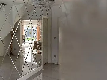 mirror tile layout example
